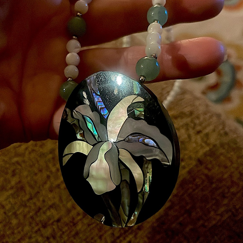 Abalone in black lucite pendant necklace with jade white stone beads, vintage